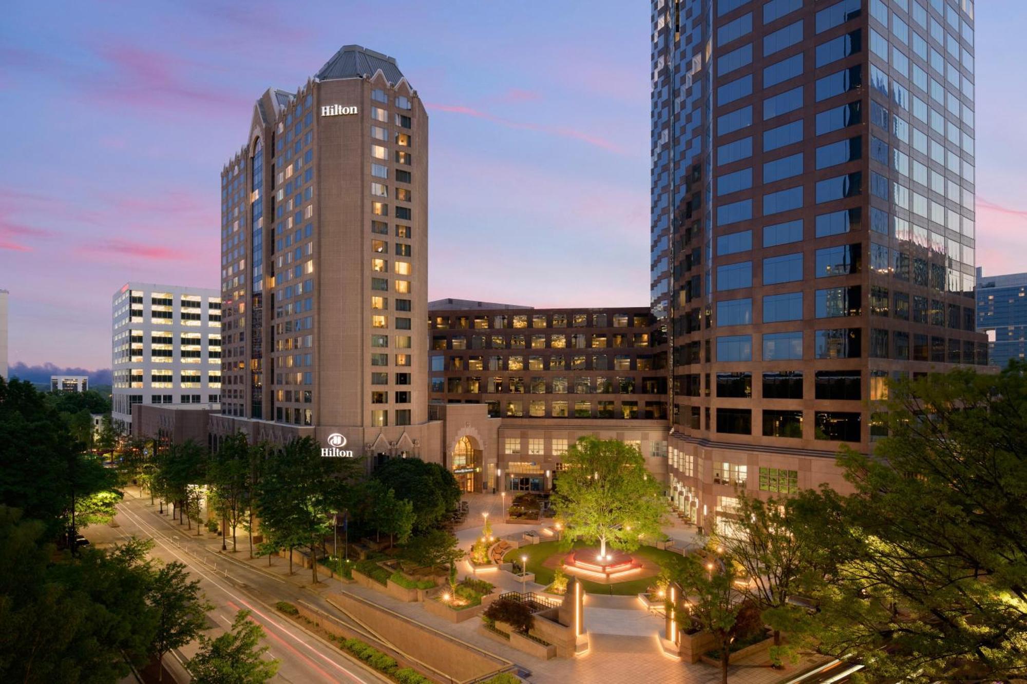 Hilton Charlotte Uptown Hotel Exterior photo